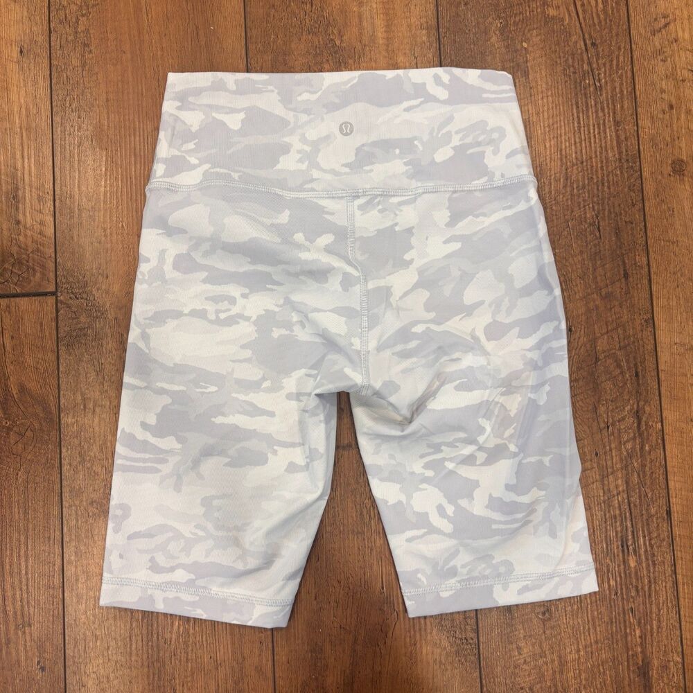 Lululemon Wunder Under Short 10” *Ribbed Size 8 Luxtreme Yoga Gray Bike Shorts - Picture 2 of 8
